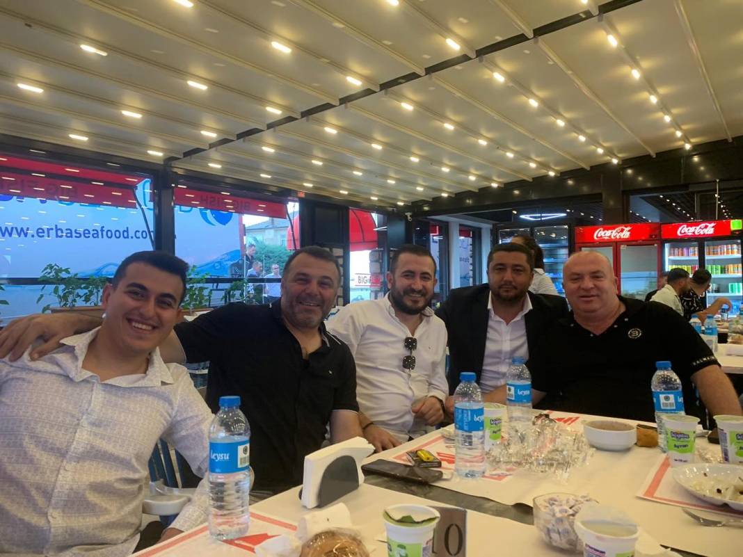 İş insanlarından koyu sohbet 1